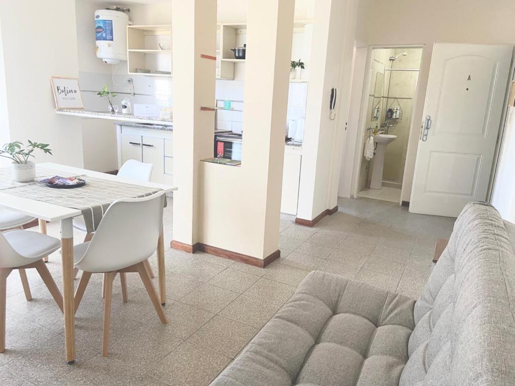 Departamento Moderno Y Equipado 3-a *